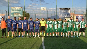 Sağlık Çalışanları Halı Saha Turnuvasında 3 hafta geride kaldı