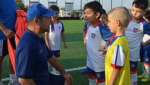 Çamlık geleceğin yıldız futbolcu adaylarını yetiştirmeye devam ediyor
