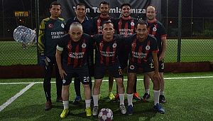 Sağlık Çalışanları Turnuvası Play Off maçında gol düellosunu kazanan İl Sağlık Müdürlüğü çeyrek finalde